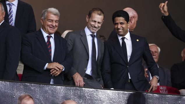Joan Laporta, Ceferín y Al Khelaifi, en el Barça-PSG. (Europa Press)