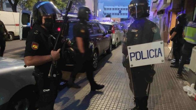 Agentes de la Policía Nacional (antidisturbios) en Son Gotleu.