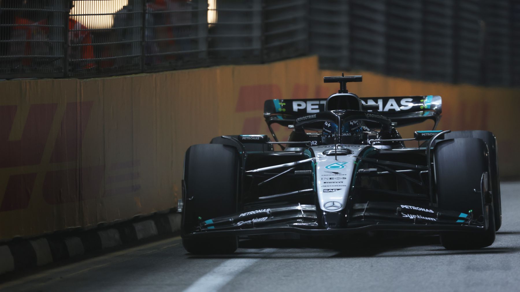 Russell gana en Singapur una carrera sin mucha acción con Alonso séptimo y Sainz décimo