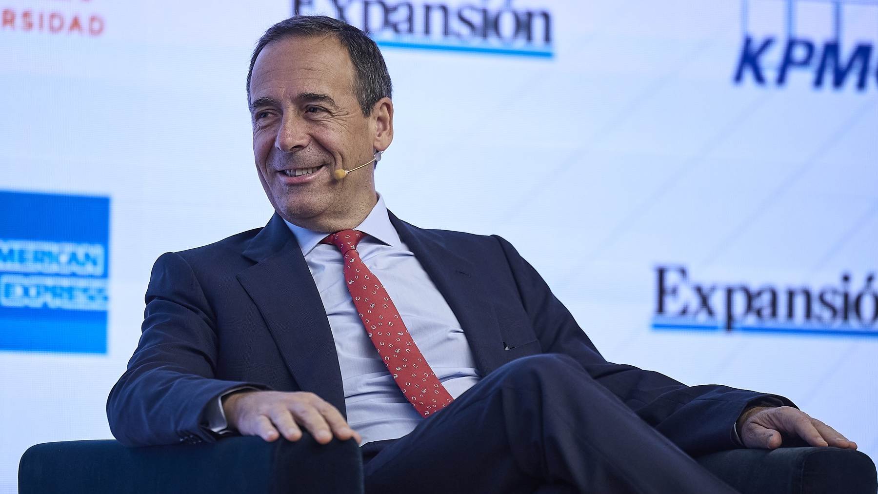 CaixaBank pide una revisión de la Ley de Competencia de «forma separada» a la OPA de BBVA y Sabadell