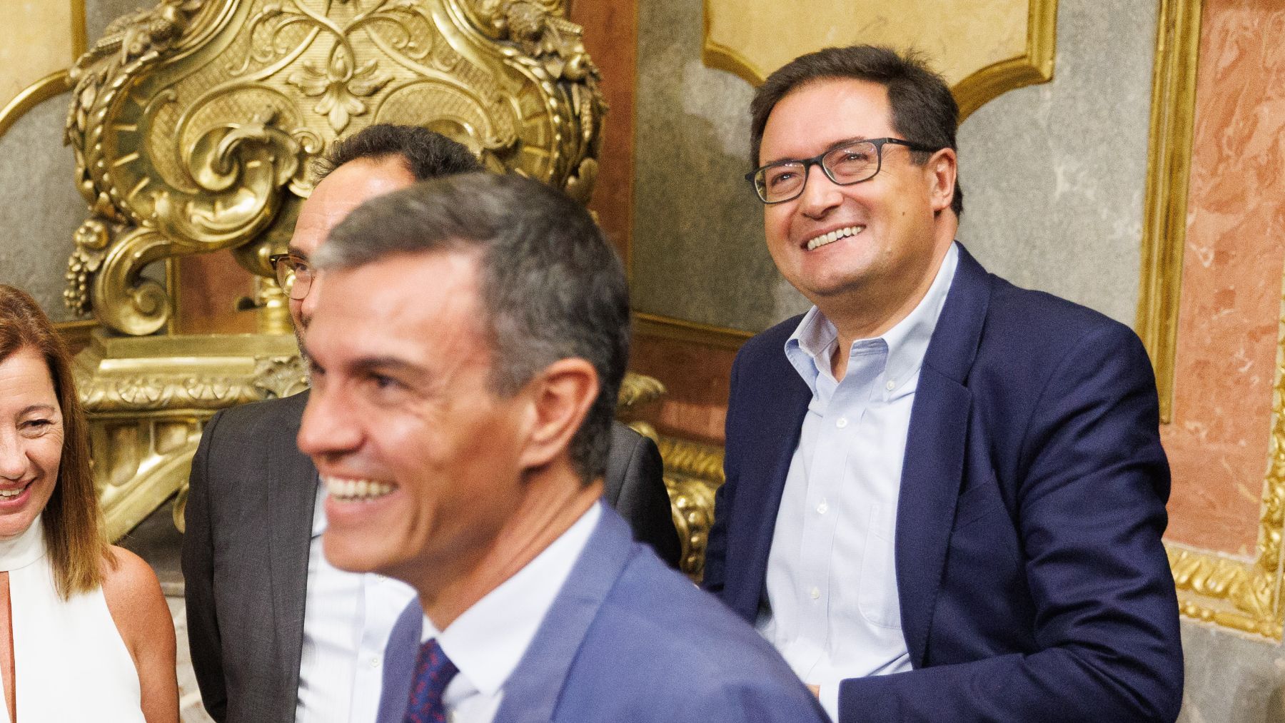 Óscar López maniobró para usar las saunas del padre de Begoña contra Pedro Sánchez en las Primarias