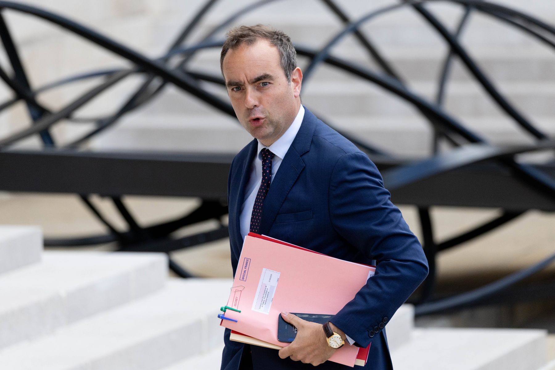 El bono de Francia vive su peor jornada desde 2024 tras la dimisión de su primer ministro