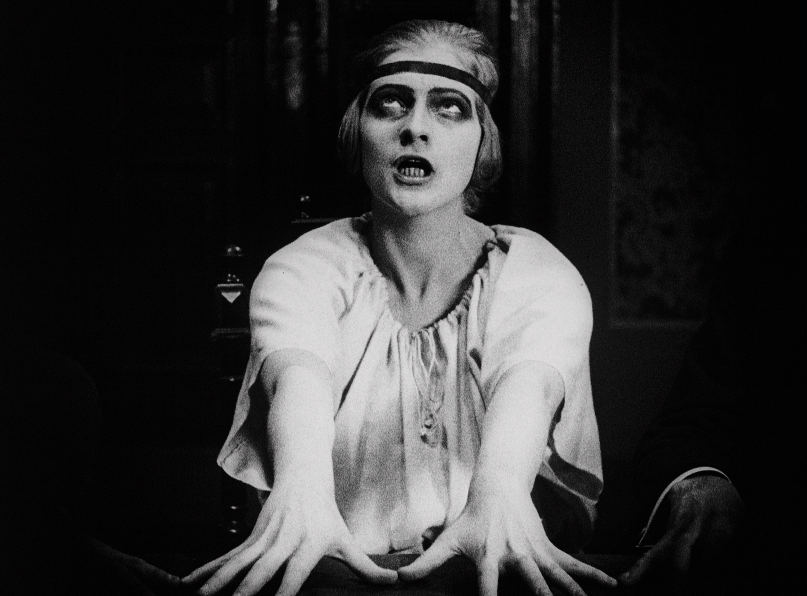 Fotograma de "Dr. Mabuse: El gran jugador" (Dr. Mabuse, der Spieler I: Der große Spieler. Ein Bild der Zeit), 1922. Dirigida por Fritz Lang. Guion de Thea von Harbou. © Fundación Friedrich Wilhelm Murnau, Wiesbaden.