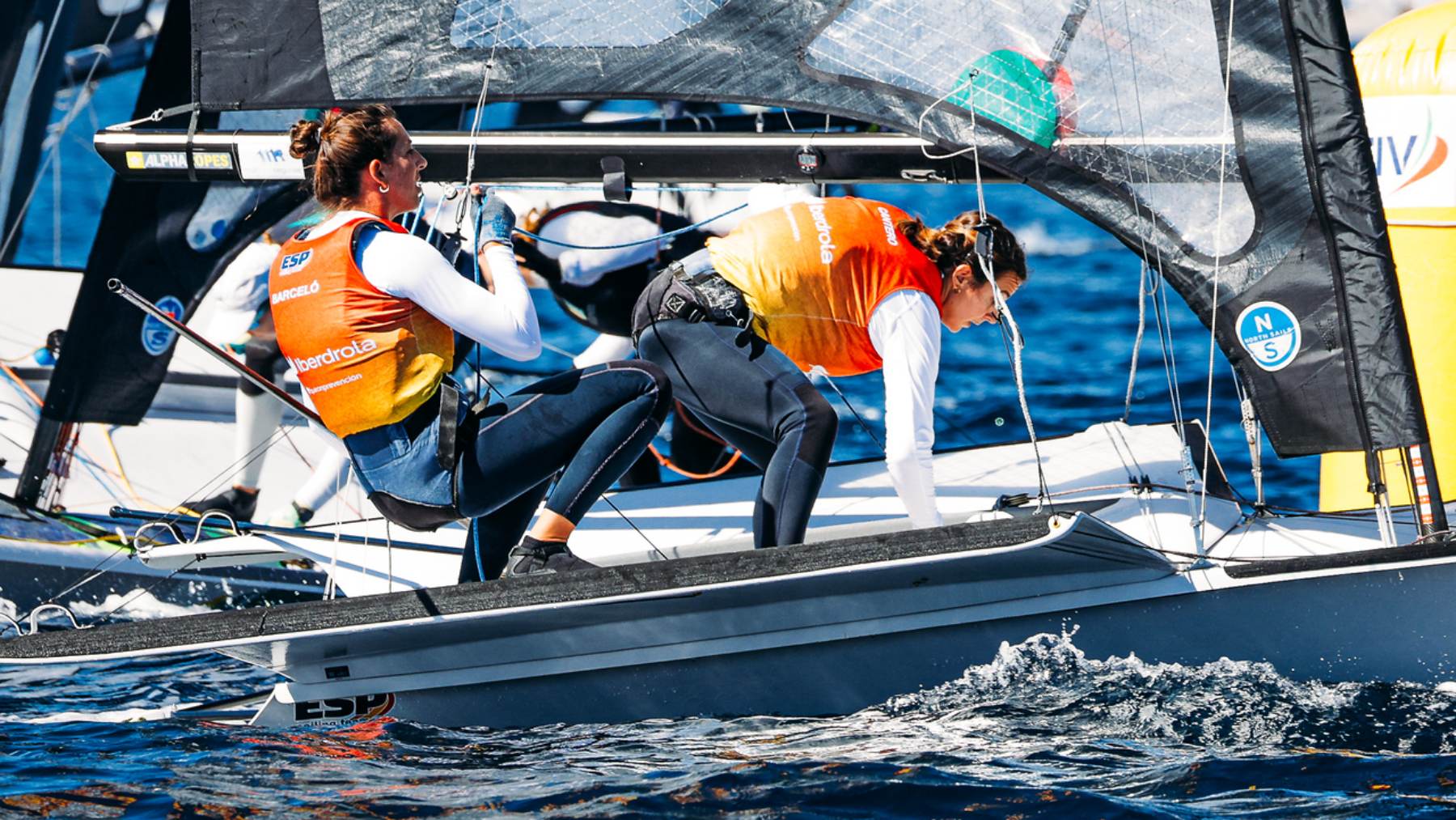 Paula Barceló y María Cantero, en la regata.