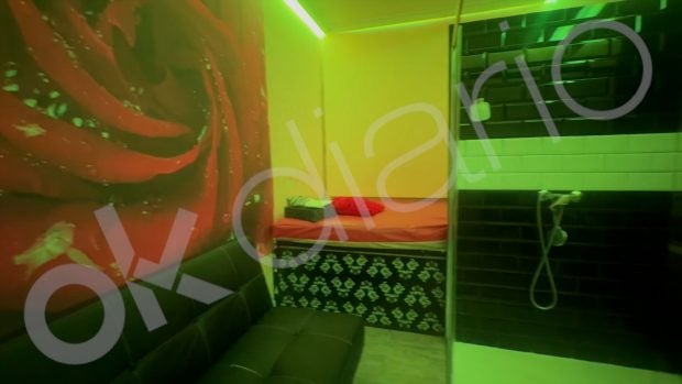 Las prostitutas de la sauna del suegro de Sánchez dormían en "malas condiciones higiénico-sanitarias"