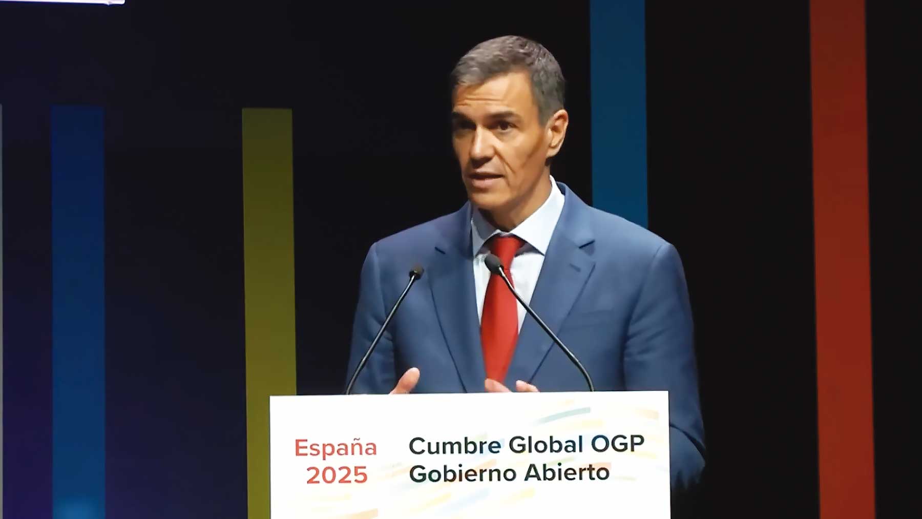 Sánchez presume de que «la corrupción no se tapa» mientras aprueba una ley que ‘salva’ a Begoña Gómez