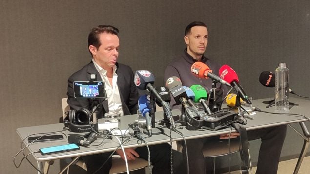 Thomas Heurtel junto a su agente, David Carro.