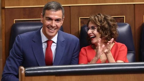 Pedro Sánchez y María Jesús Montero. (EP)