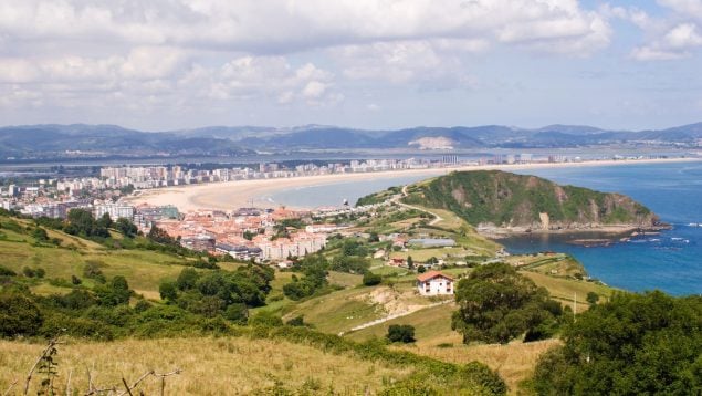 Comprar una casa barata en la playa de Cantabria, adquirir vivienda en las playas cántabras, comprar casa en Valencia, comprar una casa en Laredo, playa de cantabria viviendas baratas.