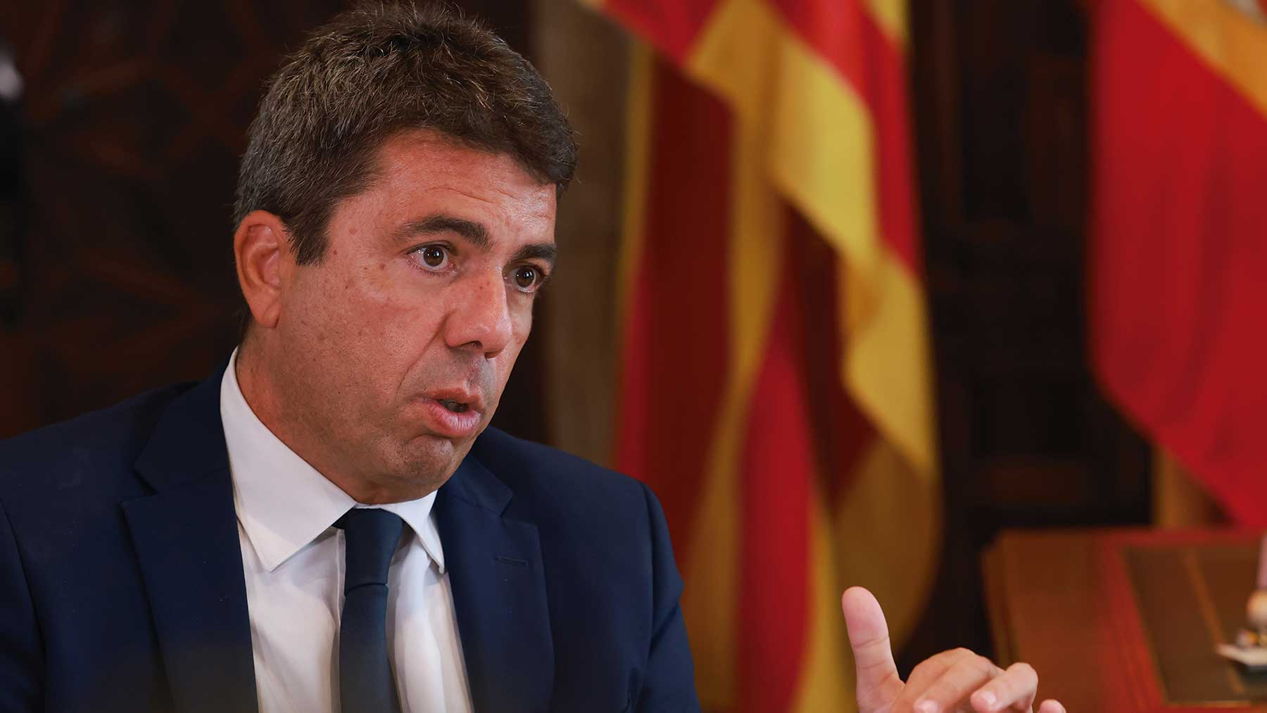 Carlos Mazón: «¿El peor momento? En ese sofá, con una madre que perdió a dos de sus hijos»