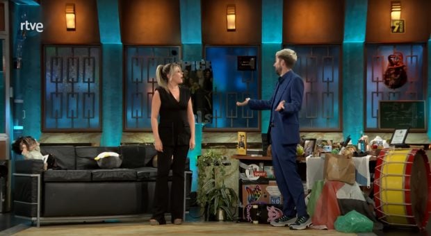 Valeria Ros y David Broncano en La Revuelta. (RTVE)