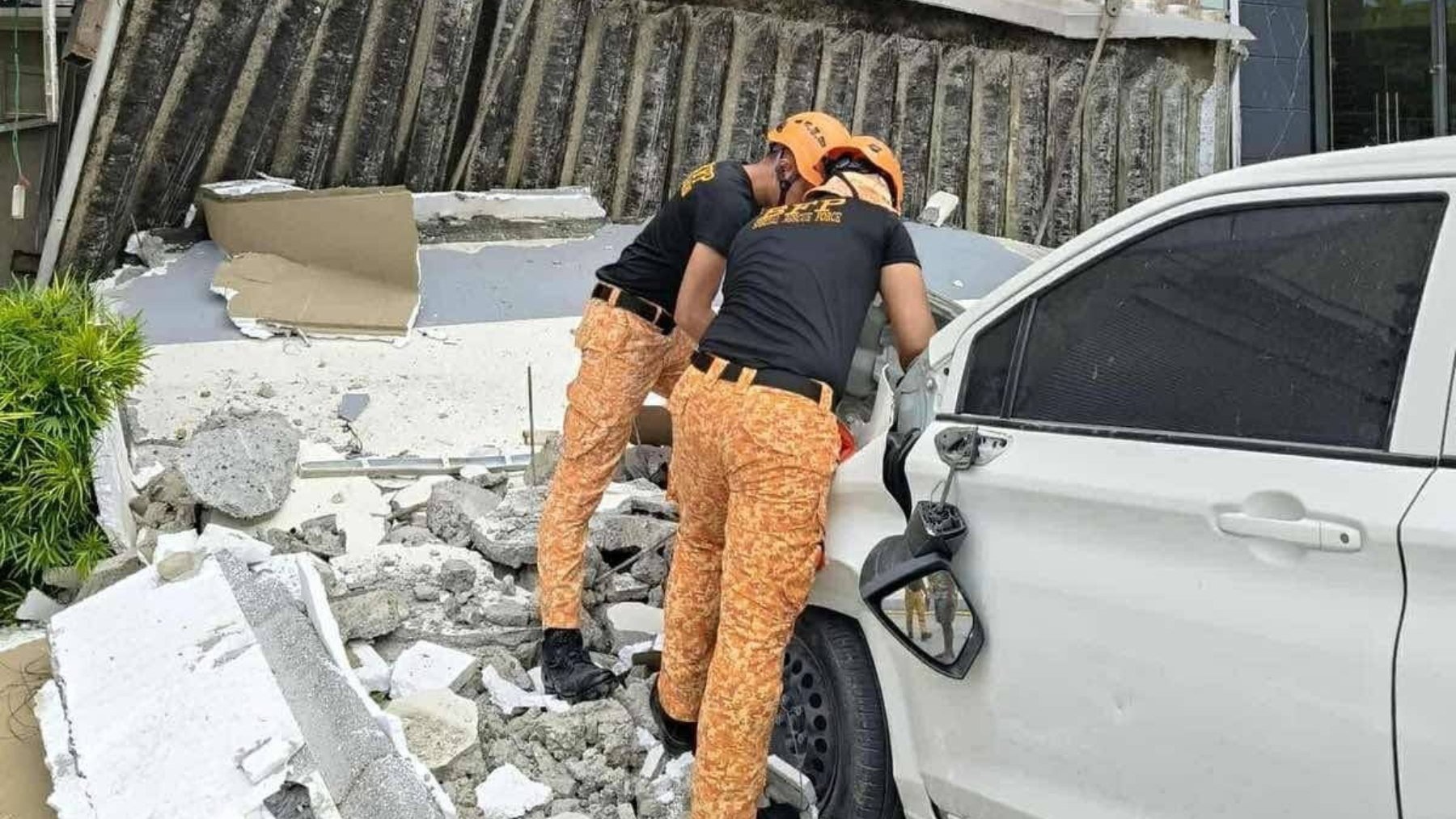 Filipinas e Indonesia activan la alerta de tsunami tras sufrir un terremoto de magnitud 7,4