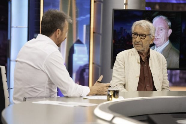Pablo Motos y José Sacristán en el plató de El Hormiguero (Atresmedia).