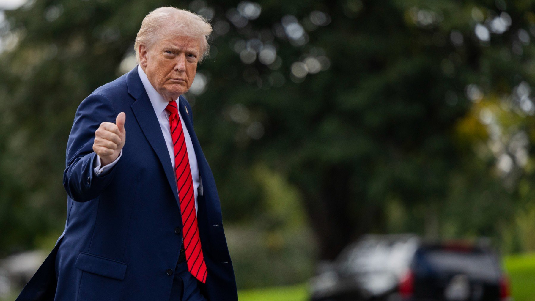 Trump impone un arancel del 130% a China y acusa a Pekín de «chantaje económico» por las tierras raras