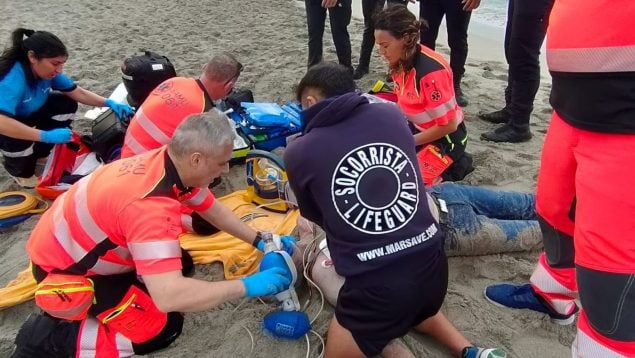 Muere un hombre al intentar rescatar a su esposa en la playa de Son Bauló, en Mallorca