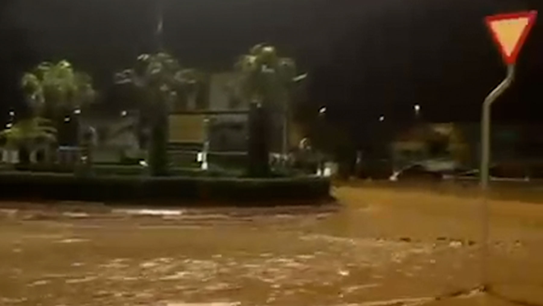 La DANA Alice descarga 191 litros en Pilar de la Horadada (Alicante) y obliga a desalojar a 75 personas