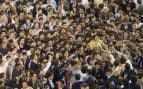 Clamor en el adiós de Morante: llevado a hombros hasta el Hotel Wellington y vitoreado por 2.000 personas