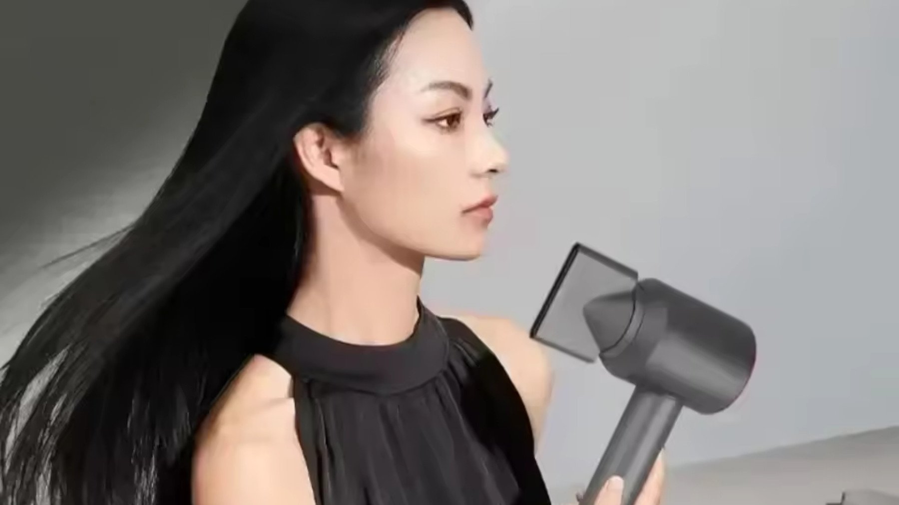 El secador de pelo profesional que arrasa en AliExpress es un 5 en 1 anti-frizz que te puedes llevar por 23 € (antes 64 €)