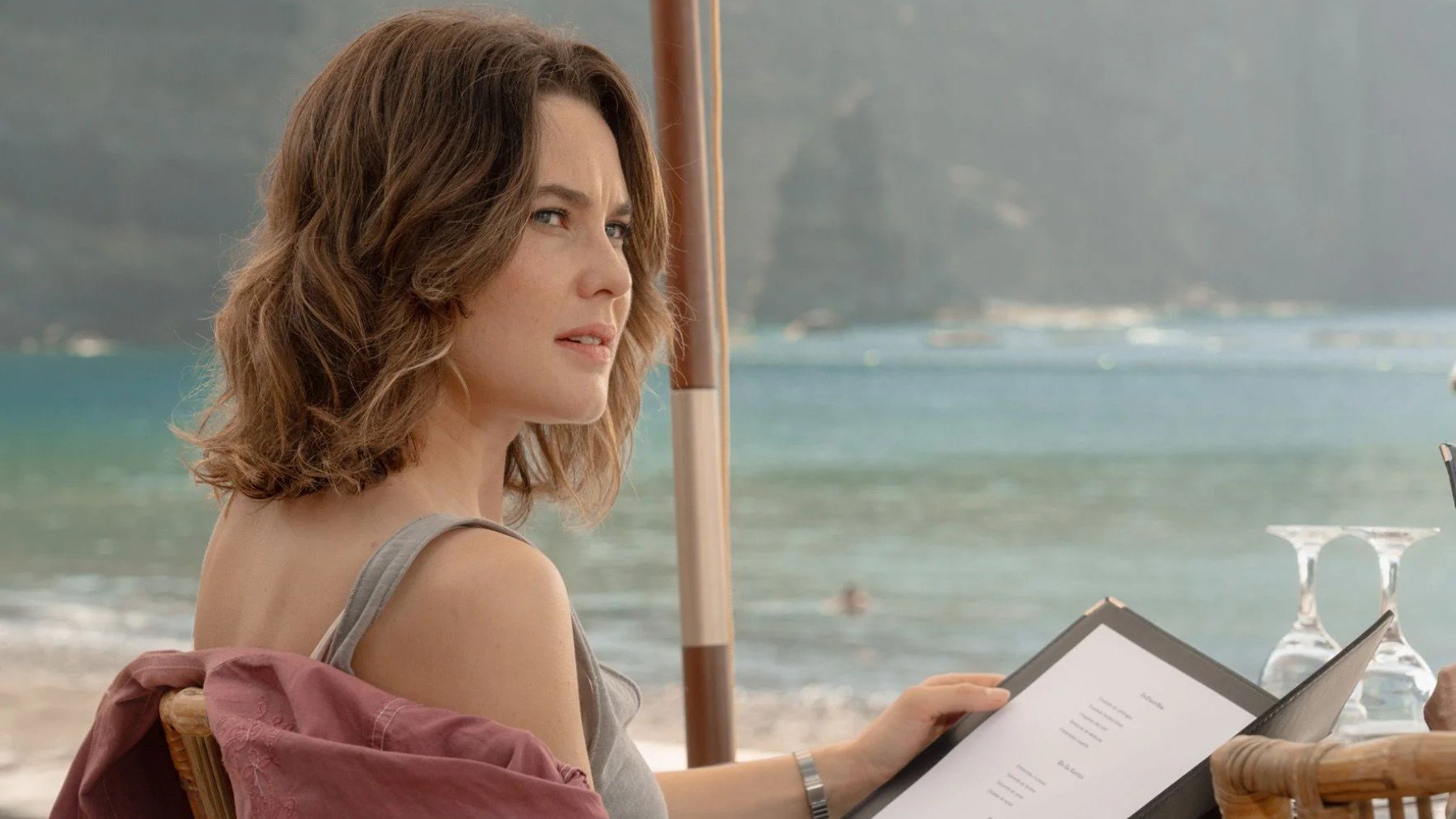 Está en Netflix y se ha vuelto a poner de moda: la serie española de 4 episodios que está arrasando