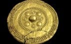 Hallazgo de un disco de oro en Georgia, disco de oro antiguo, disco de oro conexión cáucaso y Europa, hallazgo arqueológico en Georgia.