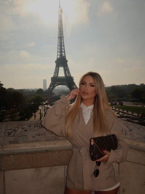 María Aguilar en París. (Instagram)
