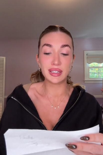 Kate Cassidy lee el manuscrito que le dejó Liam Payne antes de morir. (TikTok)