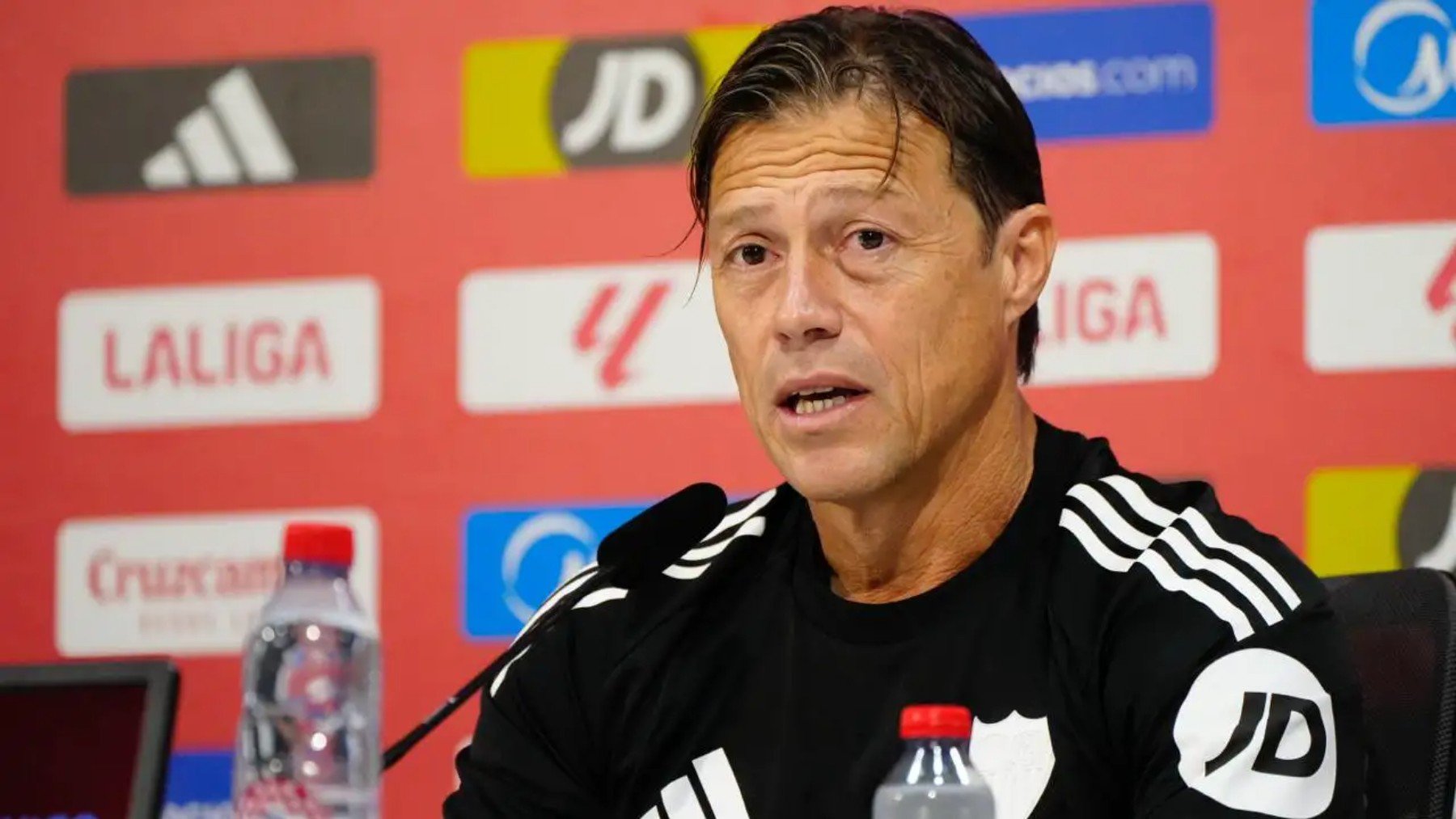 Almeyda, en la rueda de prensa.