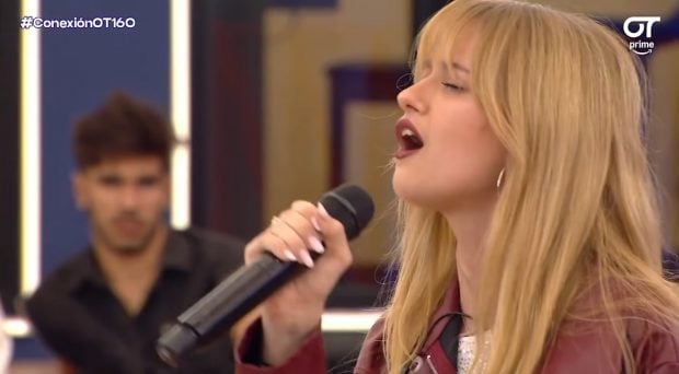 Lucía Casani en el primer pase de micros de la Gala 5 de OT 2025. (Prime Video)
