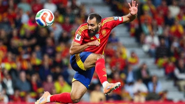 Borja Iglesias, en un partido con la selección. (Europa Press)