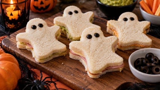 S&aacute;ndwiches de fantasmas paso a paso