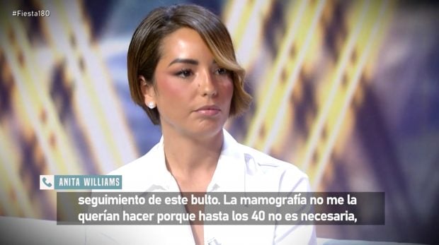 Anita Williams habla con el equipo de 'Fiesta'. (Mediaset)