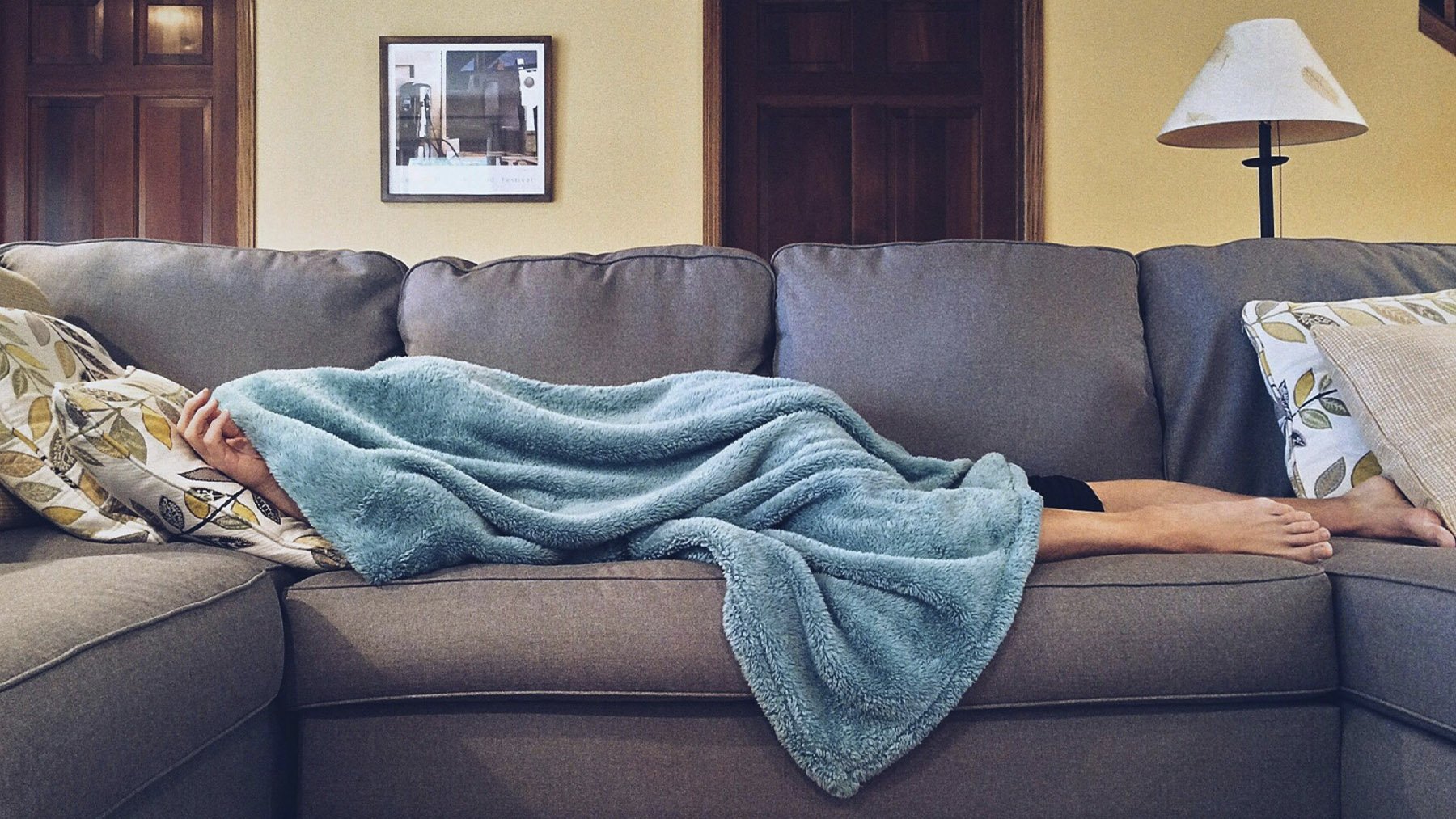 La Clínica Mayo recomienda dormir la siesta, pero debemos tener en cuenta estas pautas para que sea efectiva