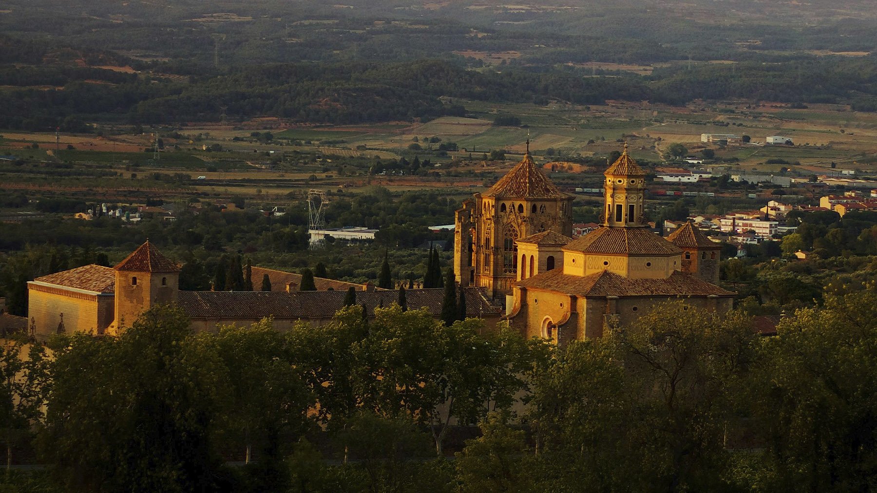 Vista panorámica del Monasterio de Poblet. Foto: Pexels.