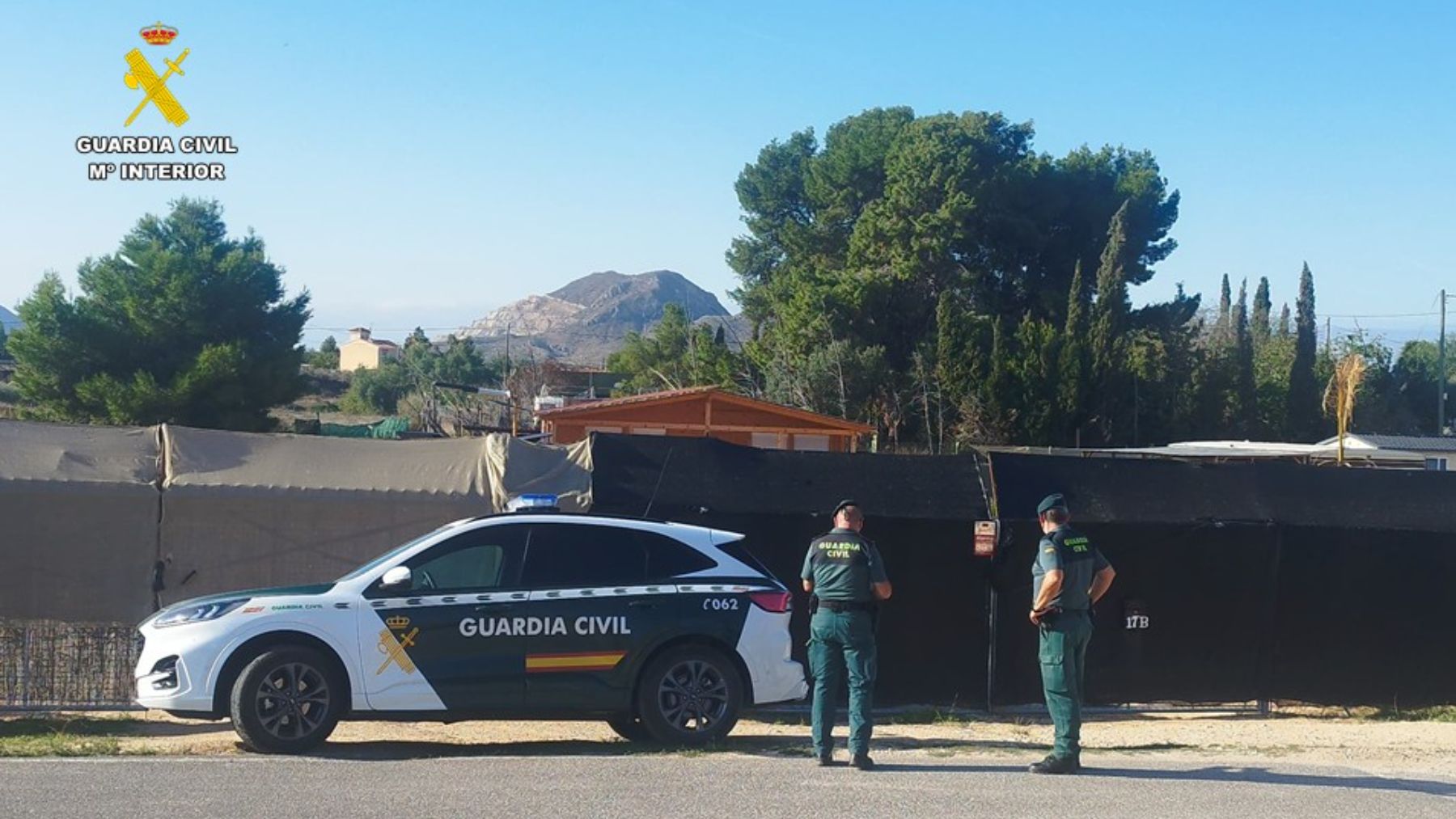 Agentes de la Guardia Civil en el transcurso de la operación.