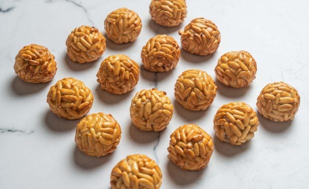Ni huesos de santo ni castañas: éste es el dulce que solo podrás encontrar en Cataluña son los panellets