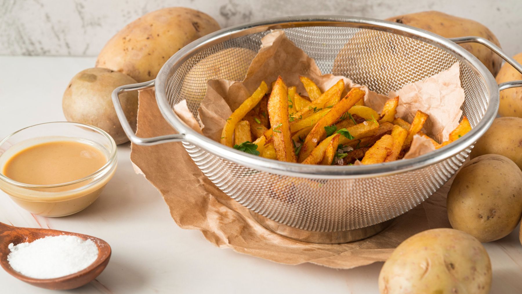 Patatas fritas crujientes. Foto: Freepik