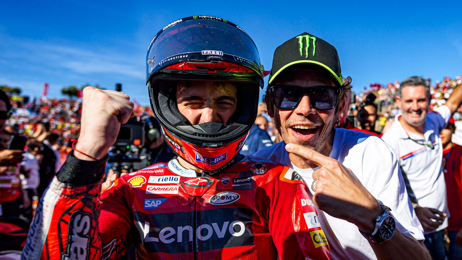 Valentino Rossi tampoco entiende los problemas de Bagnaia y elogia a Márquez