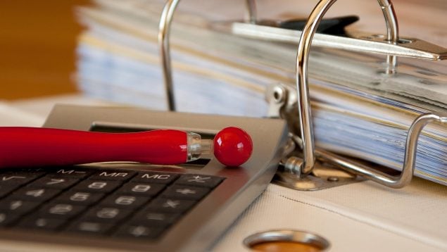 Oposiciones con más plazas en España, oposiciones fáciles, oposiciones con la ESO, dónde opositar sin estudios, funcionarios con mejor sueldo.