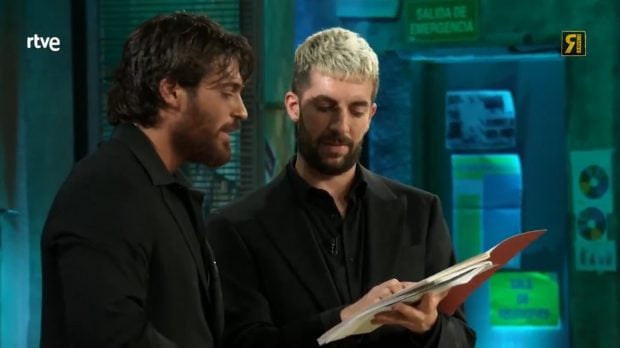 Can Yaman y David Broncano en La Revuelta. (RTVE)