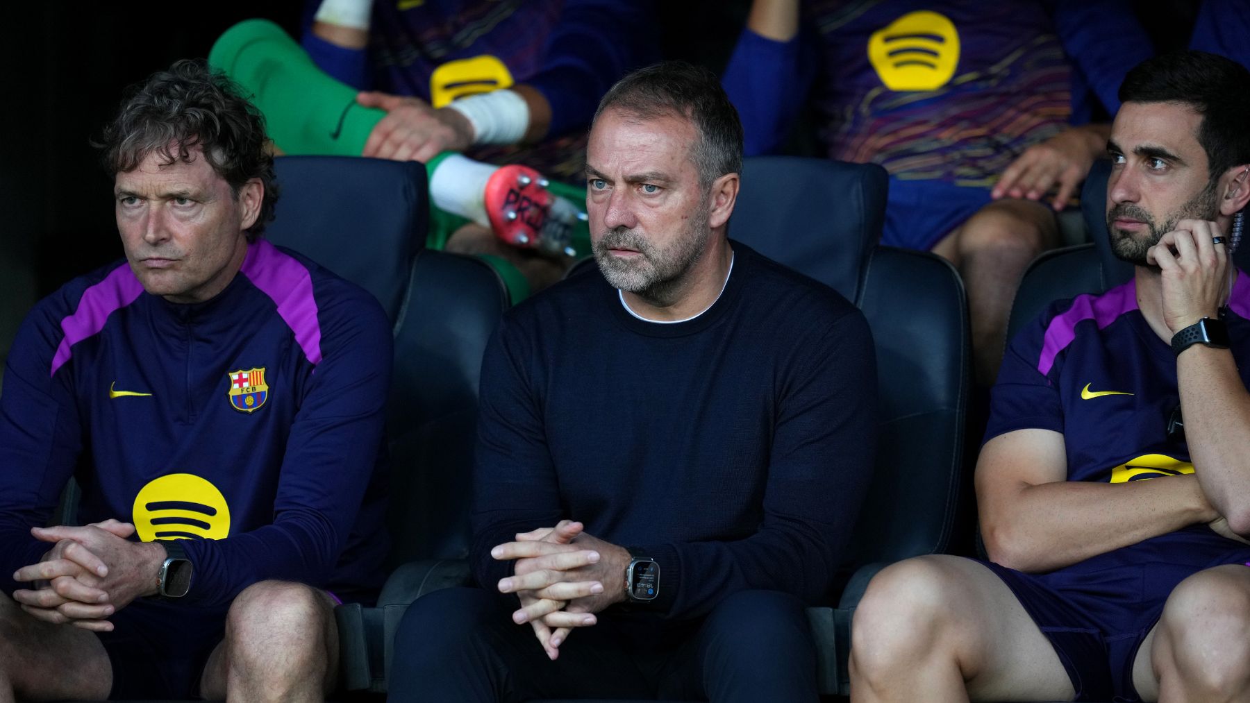 Hansi Flick en el banquillo del Barça junto a Sorg. (Getty)