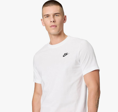 Camiseta Nike Sportswear Club Tee