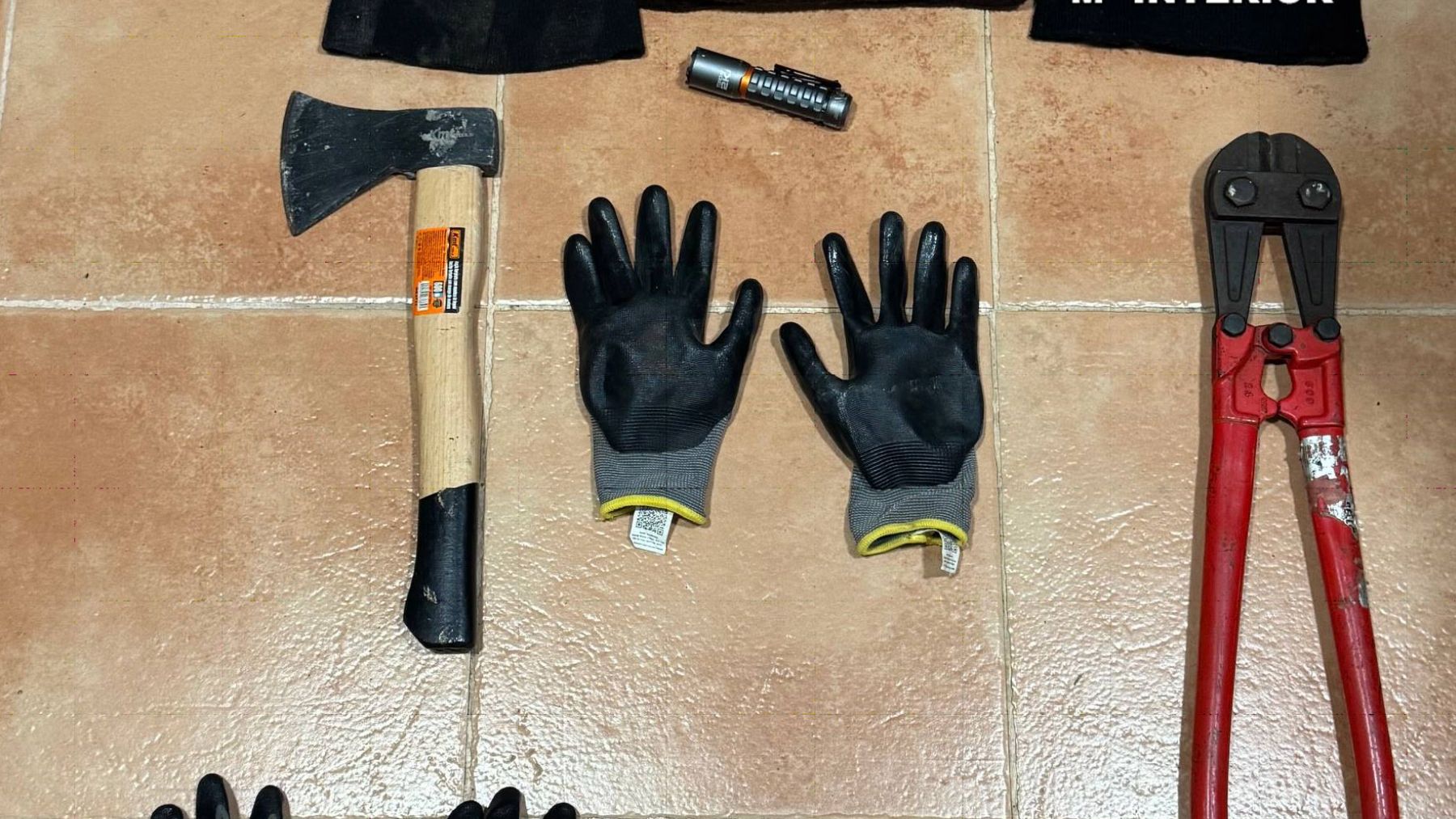 Objetos intervenidos a los ladrones.