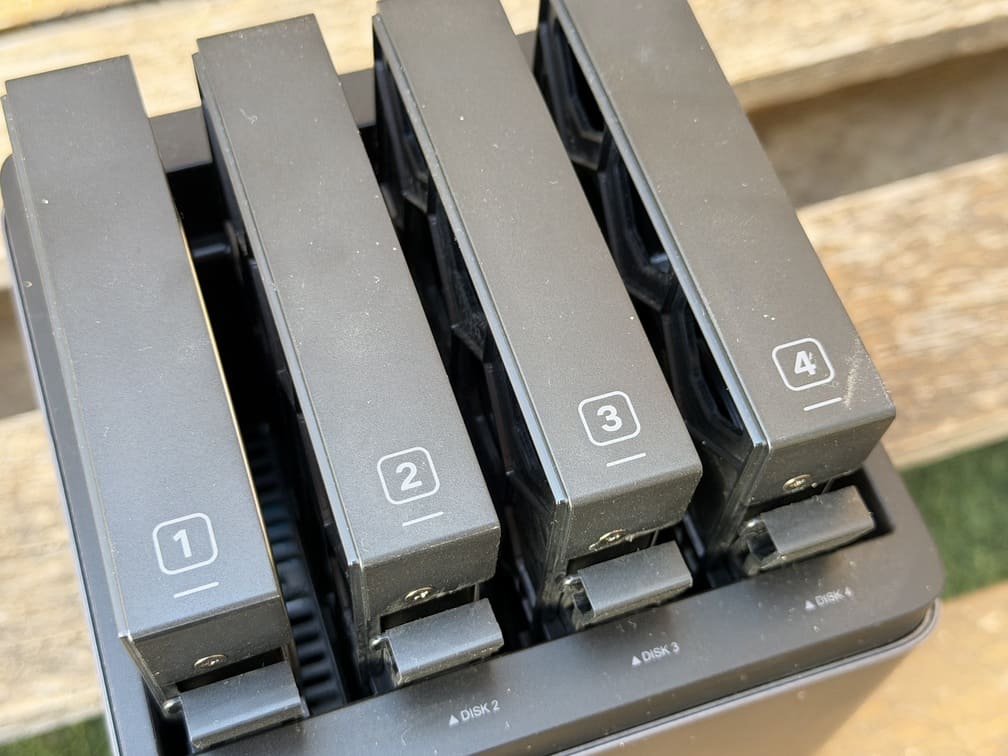 UGREEN NASync DH4300 Plus