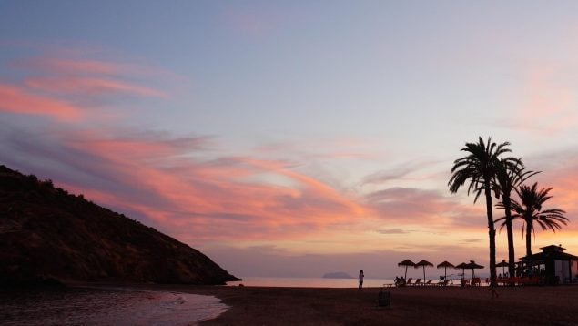 Comprar casa en la playa de Murcia, cuánto cuesta adquirir una vivienda en Murcia, mejor pueblo de Murcia para vivir en la playa, casas baratas en Águilas, precio vivienda Águilas.