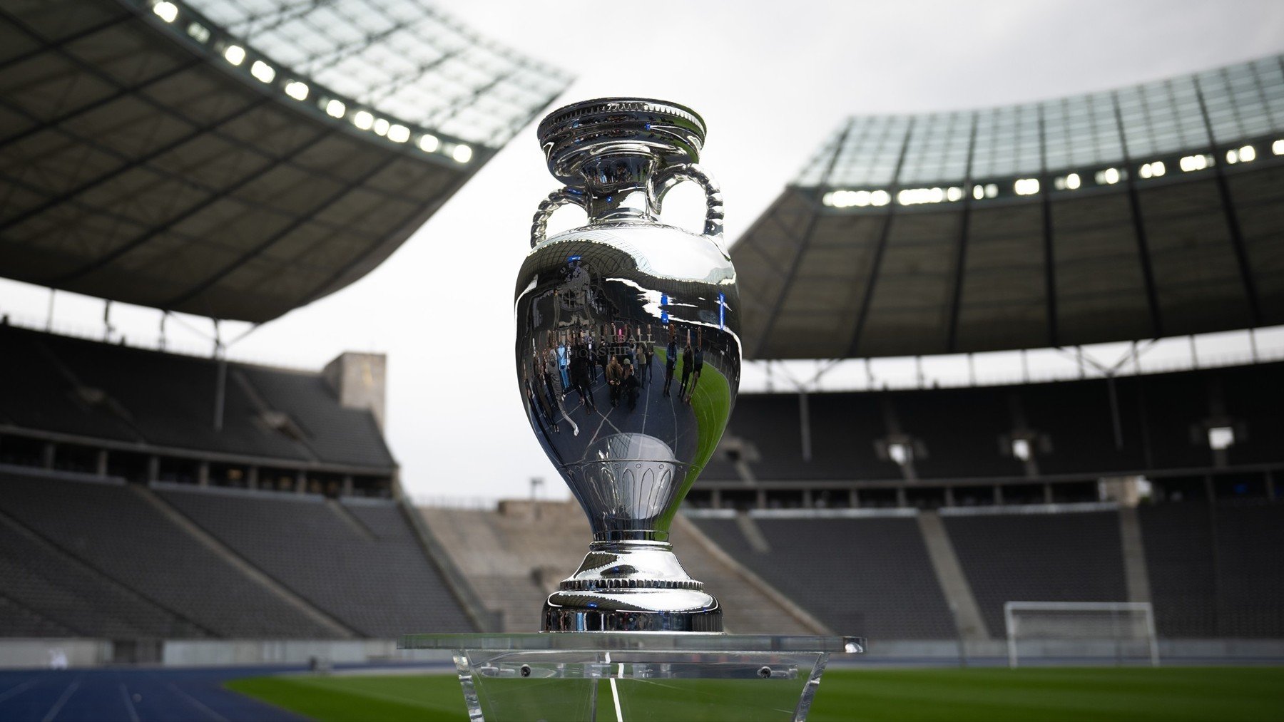 El trofeo de la Eurocopa. (Europa Press)