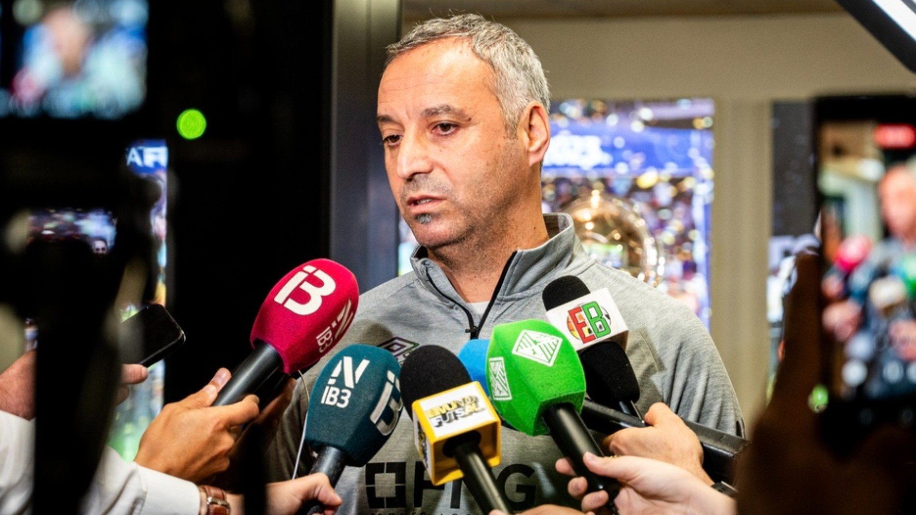 Vadillo, ante los periodistas.