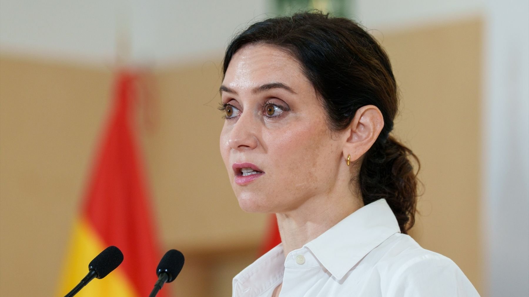 Ayuso retrata a Puente por el descarrilamiento del Cercanías: La única vía de comunicación es Twitter