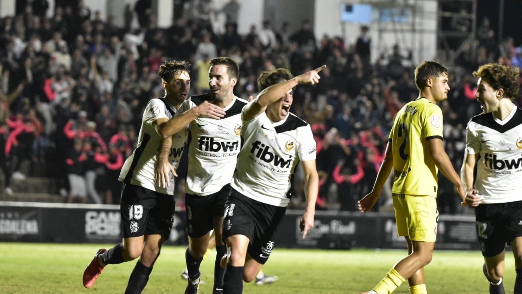 Socías, celebrando el gol del empate.