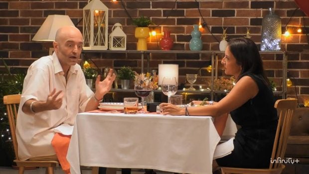 Lluís y Manuela en 'First Dates'. (Mediaset)