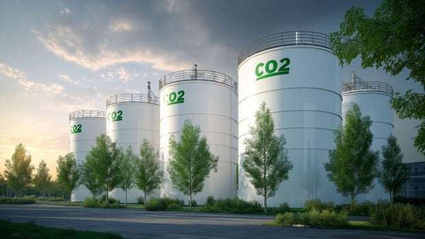 As&iacute; podr&iacute;an ser unos tanques industriales para el almacenamiento de CO2. Generado por IA. 